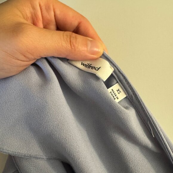 🦋 ARITZIA WILFRED Lilac Periwinkle Purple Crop Top Wrap Tie Back XS Blouse - Picture 3 of 5